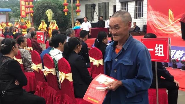 禾加一笔是什么字，禾字加一笔是什么字（乡村变美、群众变富...看）