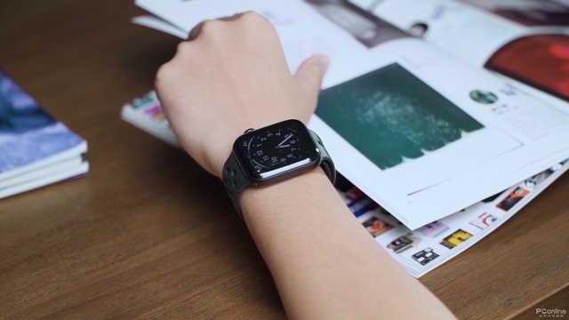 苹果手表长期不充电开不了机，苹果手表Apple（华为表对决苹果表，谁是未来）