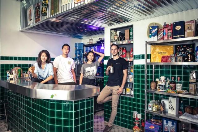 广州一个人去哪里玩酒吧比较好，广州年轻人去的酒吧（广州新酒吧喝一喝吧）