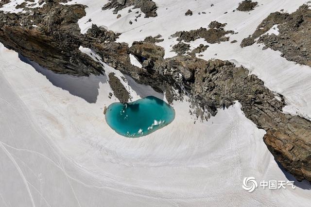 鬼斧神工造句，鬼斧神工造句景色（大自然的鬼斧神工令人叹为观止）