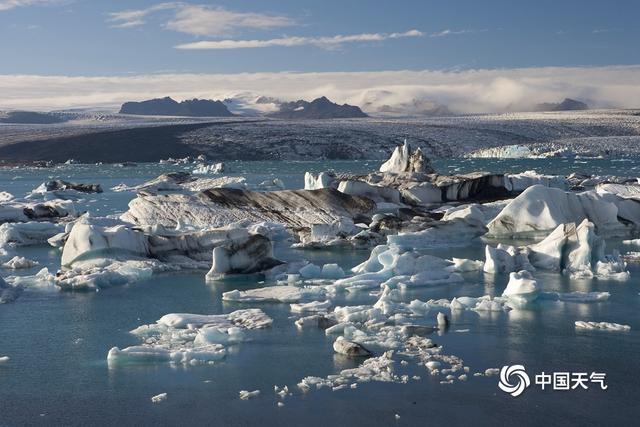鬼斧神工造句，鬼斧神工造句景色（大自然的鬼斧神工令人叹为观止）