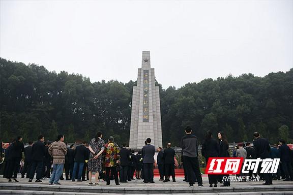 默哀图片 一路走好，地震默哀图片（多图，铭记功勋致敬英魂）