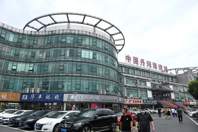 收缩毛孔六板斧，收缩毛孔六板斧一个月见效美容（为什么中国制造“可以被模仿）