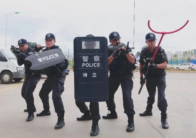 警察蜀黍怎么读，警察为什么叫蜀黍（你知道他是哪种蜀黍吗）