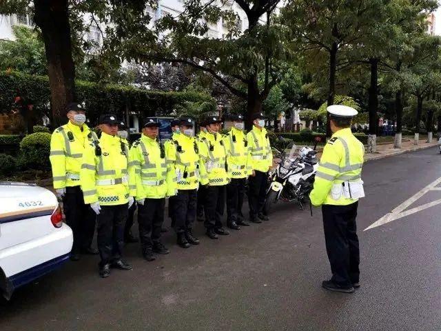 警察蜀黍怎么读，警察为什么叫蜀黍（你知道他是哪种蜀黍吗）