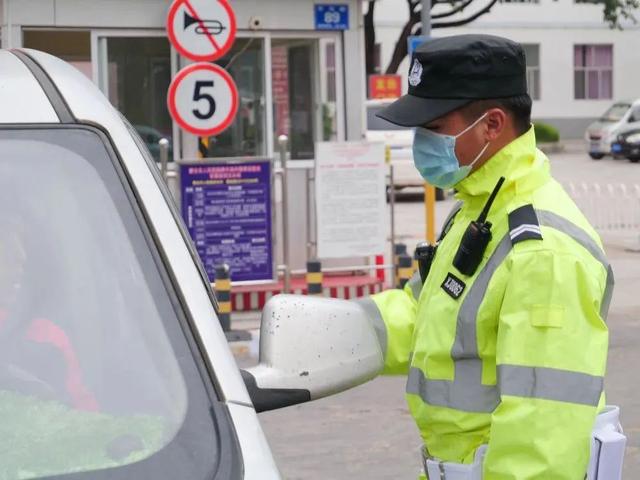 警察蜀黍怎么读，警察为什么叫蜀黍（你知道他是哪种蜀黍吗）