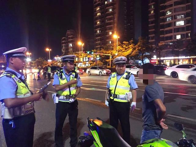 警察蜀黍怎么读，警察为什么叫蜀黍（你知道他是哪种蜀黍吗）