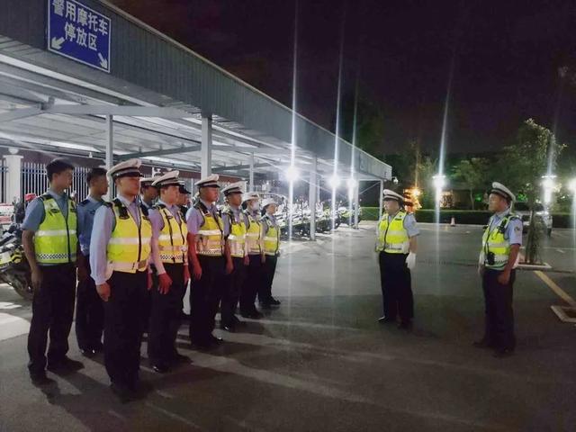 警察蜀黍怎么读，警察为什么叫蜀黍（你知道他是哪种蜀黍吗）