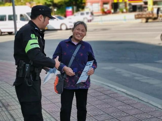 警察蜀黍怎么读，警察为什么叫蜀黍（你知道他是哪种蜀黍吗）