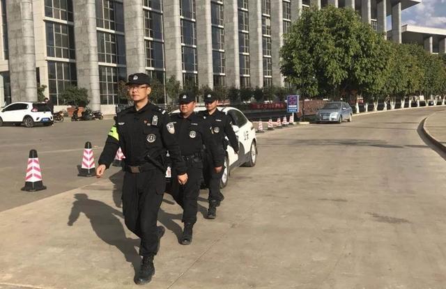 警察蜀黍怎么读，警察为什么叫蜀黍（你知道他是哪种蜀黍吗）