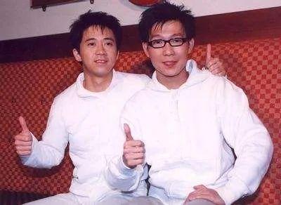 摊开你的掌心是什么歌，摊开你的掌心 握紧我的爱情