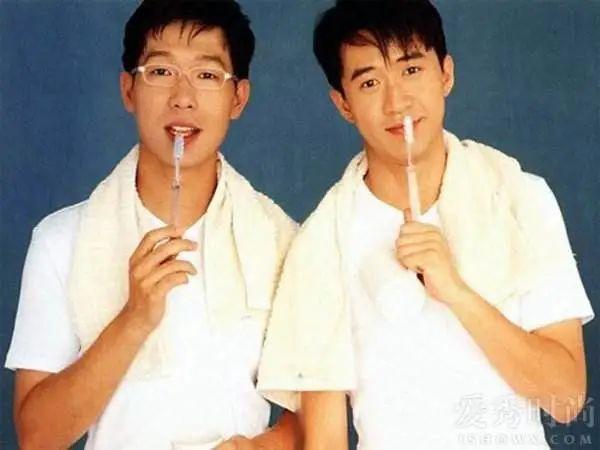 摊开你的掌心是什么歌，摊开你的掌心 握紧我的爱情