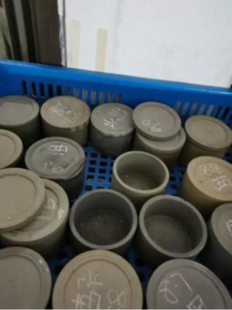 屋里有蛐蛐叫怎么消除，家里进蛐蛐了怎么驱赶（居民楼里养了上千只蛐蛐儿）