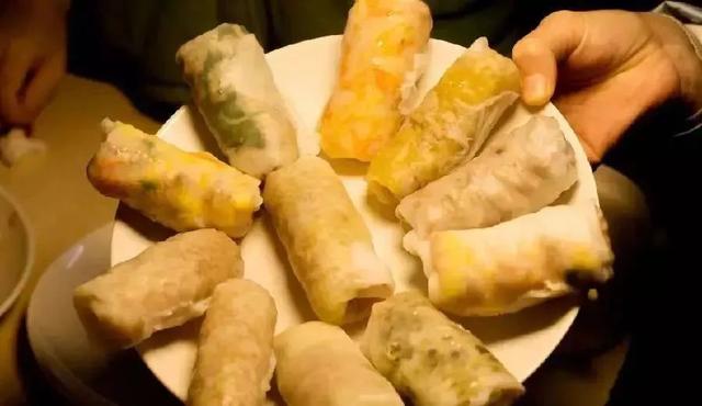 潮汕肠粉小吃介绍，在潮汕，有一百种方式炊肠粉