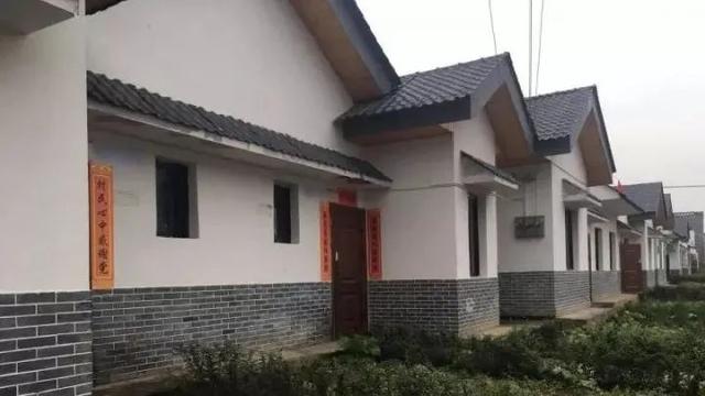 禾加一笔是什么字，禾字加一笔是什么字（乡村变美、群众变富...看）