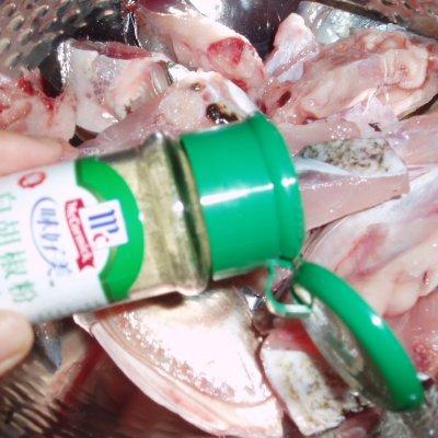 红烧鱼头的做法，红烧鱼头的做法 最正宗的做法窍门（#下饭红烧菜#红烧鱼头）