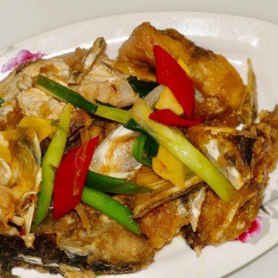 红烧鱼头的做法，红烧鱼头的做法 最正宗的做法窍门（#下饭红烧菜#红烧鱼头）