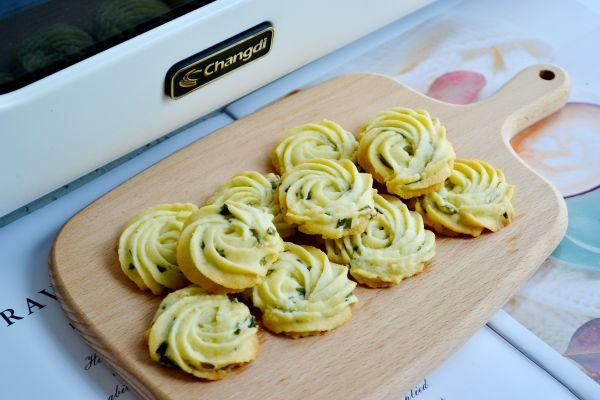 葱香曲奇饼的做法，香葱咸曲奇饼干的做法（学会这道简单又好吃的葱香咸口曲奇）