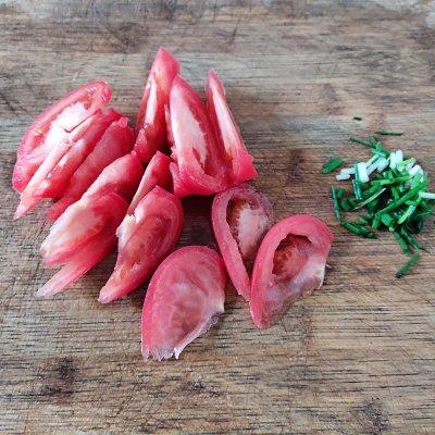 西红柿鸡蛋汤面条，番茄鸡蛋汤面的做法（懒人必备这道番茄鸡蛋面）