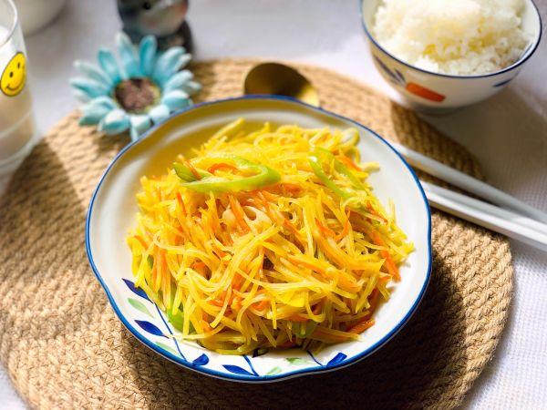 土豆丝怎么炒好吃，土豆丝怎么炒好吃家常做法（#下饭红烧菜#土豆丝这么炒）