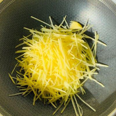 土豆丝怎么炒好吃，土豆丝怎么炒好吃家常做法（#下饭红烧菜#土豆丝这么炒）