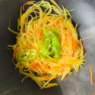 土豆丝怎么炒好吃，土豆丝怎么炒好吃家常做法（#下饭红烧菜#土豆丝这么炒）