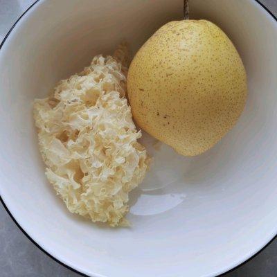 梨汤怎么熬，如何熬制梨水（润肺雪梨汤）