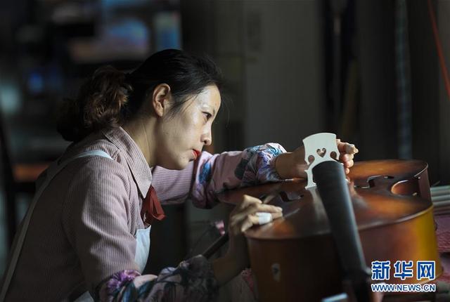 泰兴市属于哪个省哪个市，江苏泰兴市属于哪个市（“提琴之乡”赶制订单忙）