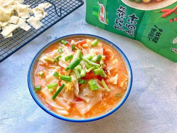 西红柿鸡蛋汤面条，西红柿鸡蛋汤面怎么做好吃（#下饭红烧菜#10分钟搞定的家常开胃西红柿鸡蛋面）