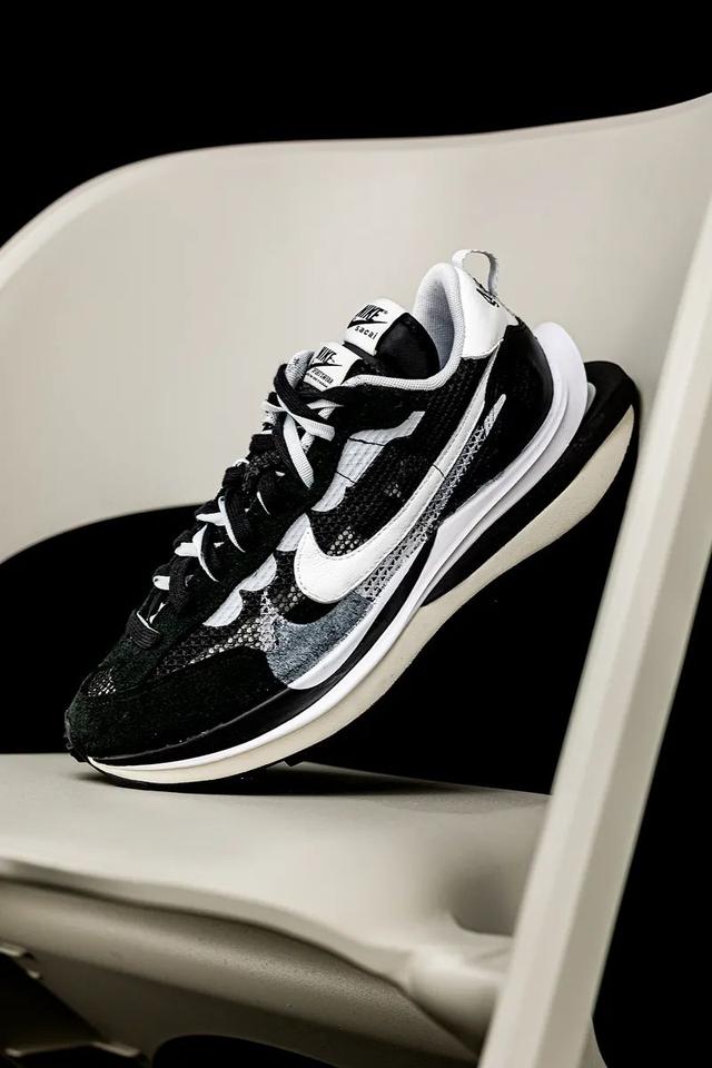 snkrs官网，snkrs是什么（冠希猛晒的情侣鞋未发先火）