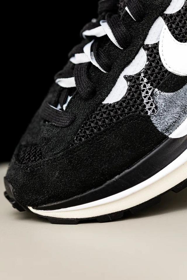 snkrs官网，snkrs是什么（冠希猛晒的情侣鞋未发先火）