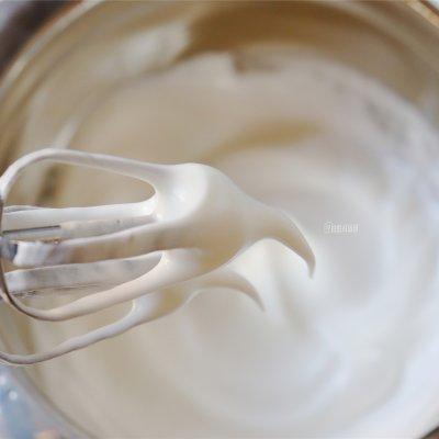 新鲜乳酪的做法，乳酪做法大全（冬日里来一道日式冰乳酪戚风）