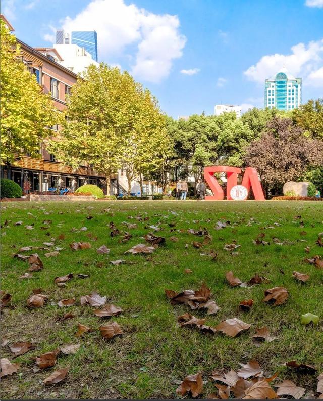 上海城建职业技术学院，2021年上海城建职业学院优势专业排名（沪上37所高校秋景手机壁纸来了）