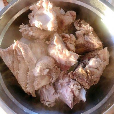 猪大骨玉米汤步骤，猪大骨和玉米怎么煮汤（冬日暖心）