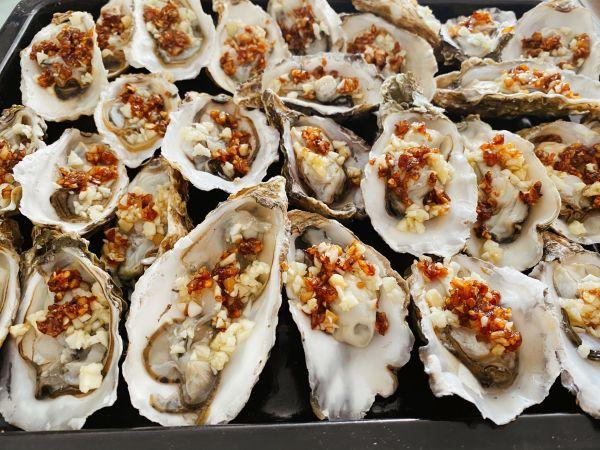 生蚝怎么蒸好吃，生蚝的做法蒸（学会这道蒜蓉生蚝）