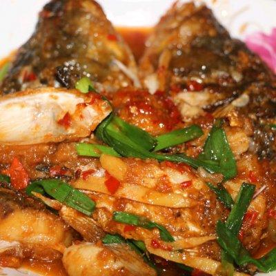 红烧鲽鱼的家常做法，在家也能做出红烧鱼头