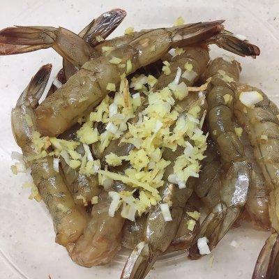 香煎虾串如何做，串虾怎么做好吃（谁没在睡梦中想过那顿香煎虾）