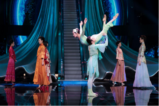 凤凰翅膀符号大全，像一只凤凰的特殊符号（原来红配绿才是古人的喜庆配色）