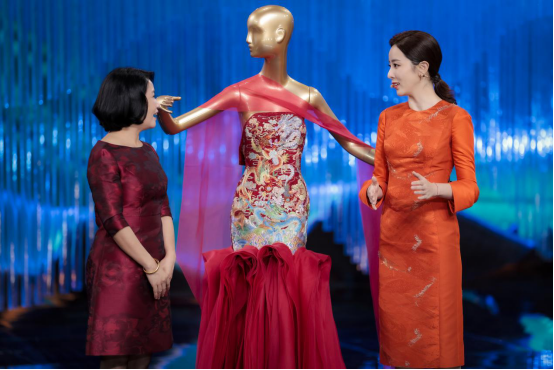 凤凰翅膀符号大全，像一只凤凰的特殊符号（原来红配绿才是古人的喜庆配色）