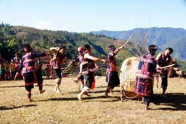 哈尼族的传统节日，预祝来年五谷丰登、六畜兴旺