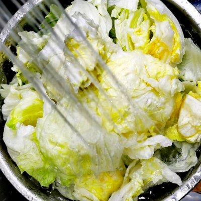 生菜球怎么做好吃，姜末豆腐炒生菜球的做法（学会当生菜遇到耗油）