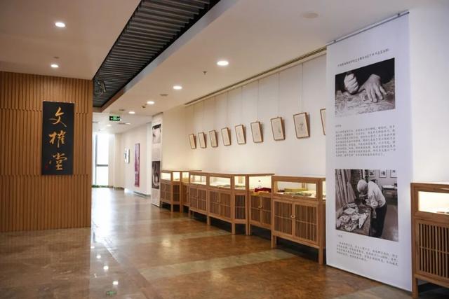 华东理工大学图书馆，华东理工大学图书馆对外开放吗（“云游”沪上37所高校图书馆）