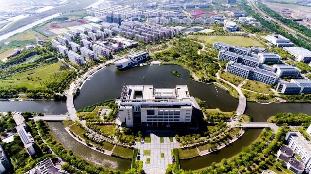 华东理工大学图书馆，华东理工大学图书馆对外开放吗（“云游”沪上37所高校图书馆）