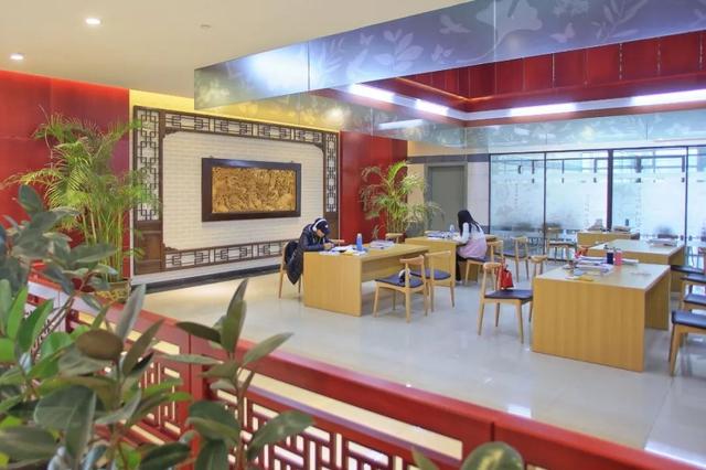 华东理工大学图书馆，华东理工大学图书馆对外开放吗（“云游”沪上37所高校图书馆）