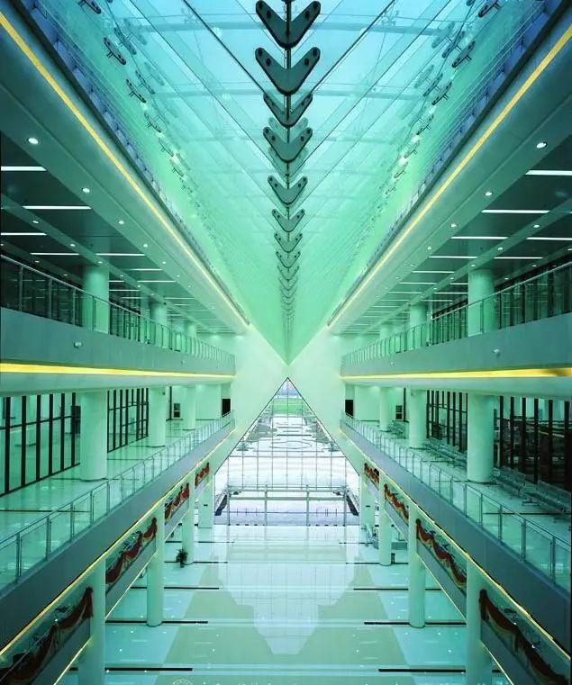 华东理工大学图书馆，华东理工大学图书馆对外开放吗（“云游”沪上37所高校图书馆）