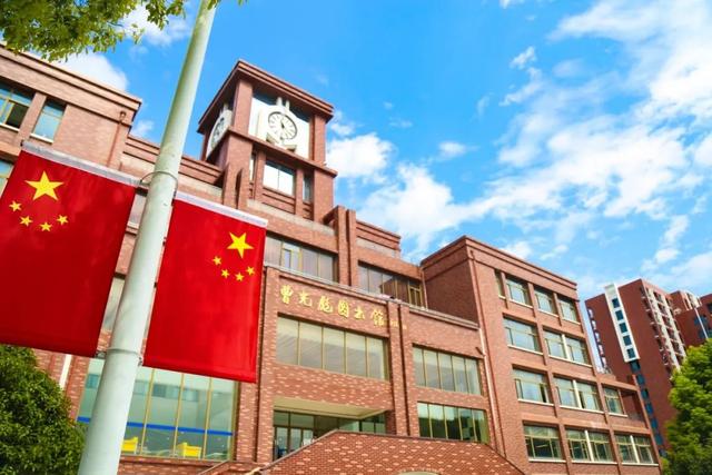 华东理工大学图书馆，华东理工大学图书馆对外开放吗（“云游”沪上37所高校图书馆）