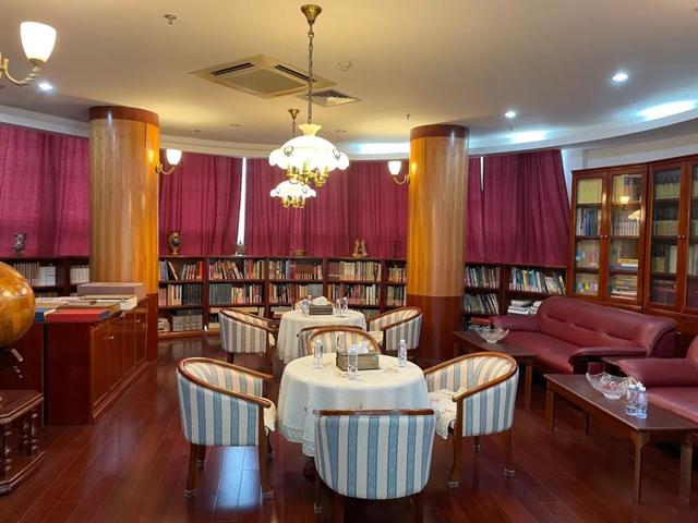 华东理工大学图书馆，华东理工大学图书馆对外开放吗（“云游”沪上37所高校图书馆）