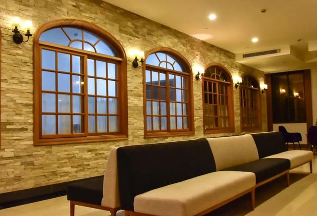 华东理工大学图书馆，华东理工大学图书馆对外开放吗（“云游”沪上37所高校图书馆）