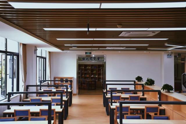 华东理工大学图书馆，华东理工大学图书馆对外开放吗（“云游”沪上37所高校图书馆）