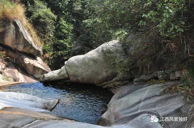 庐山在哪里，庐山在哪里属于哪个城市（庐山之美在山南——游秀峰）